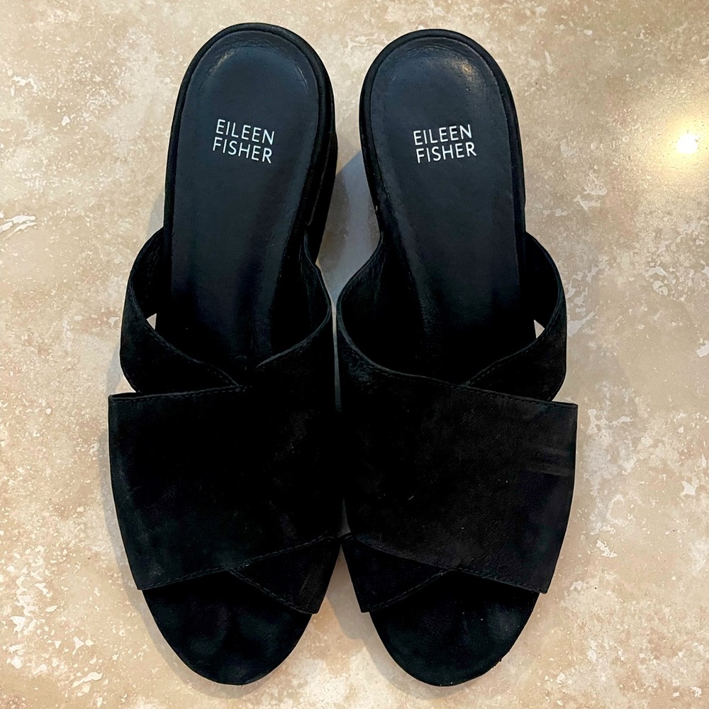 Eileen Fisher black suede sandal with chunky heel size 9